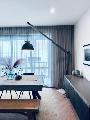 Stylish Industrial Holiday House in Pakuranga Free Wifi Netflix